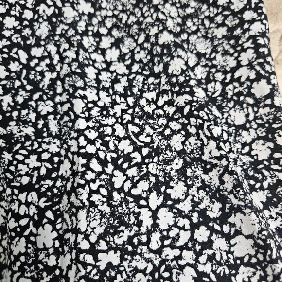 Like New Lululemon Align High Rise Crop Venture Floral Alpine Black White Sz 20 - Picture 12 of 14